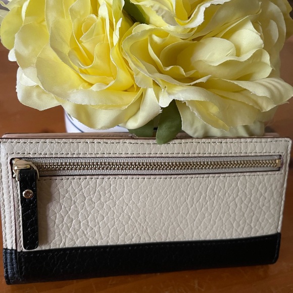Kate Spade Wallet Black and Cream - Picture 2 of 6